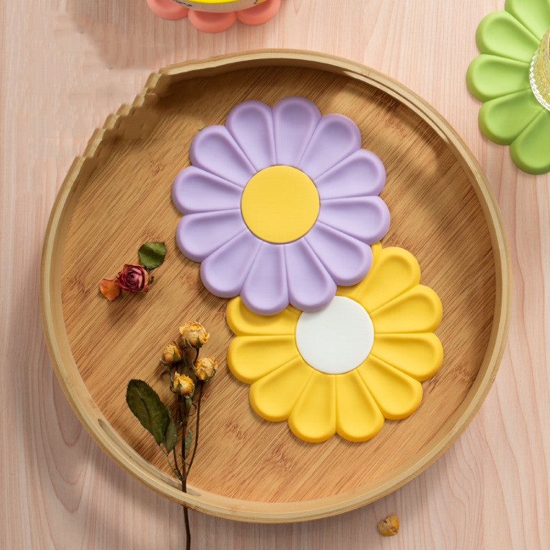 New Daisy Flower Insulation Simple Cute Silicone Placemat Kitchen Tools Home Decor