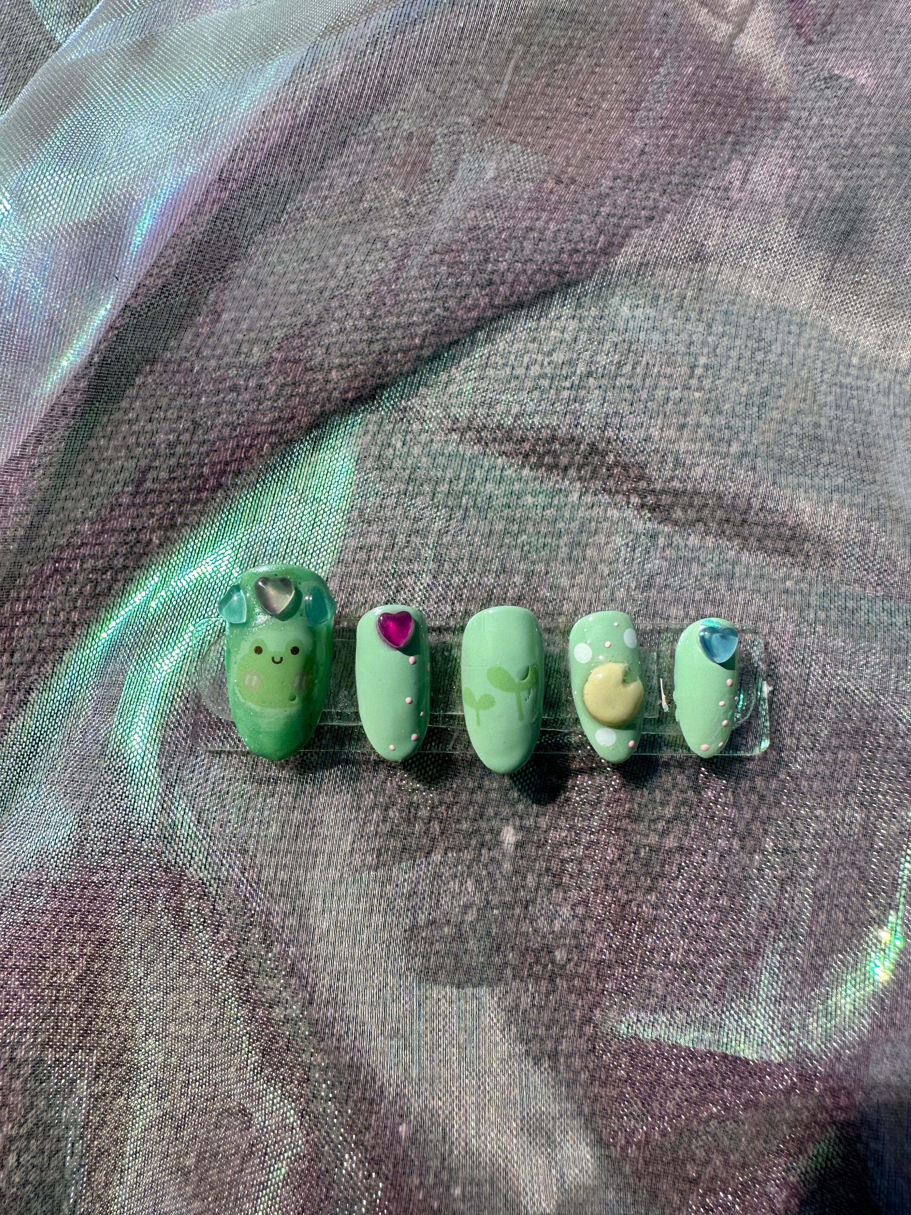 🐸 UV Activated Froggy Press On Nail Set 🐸