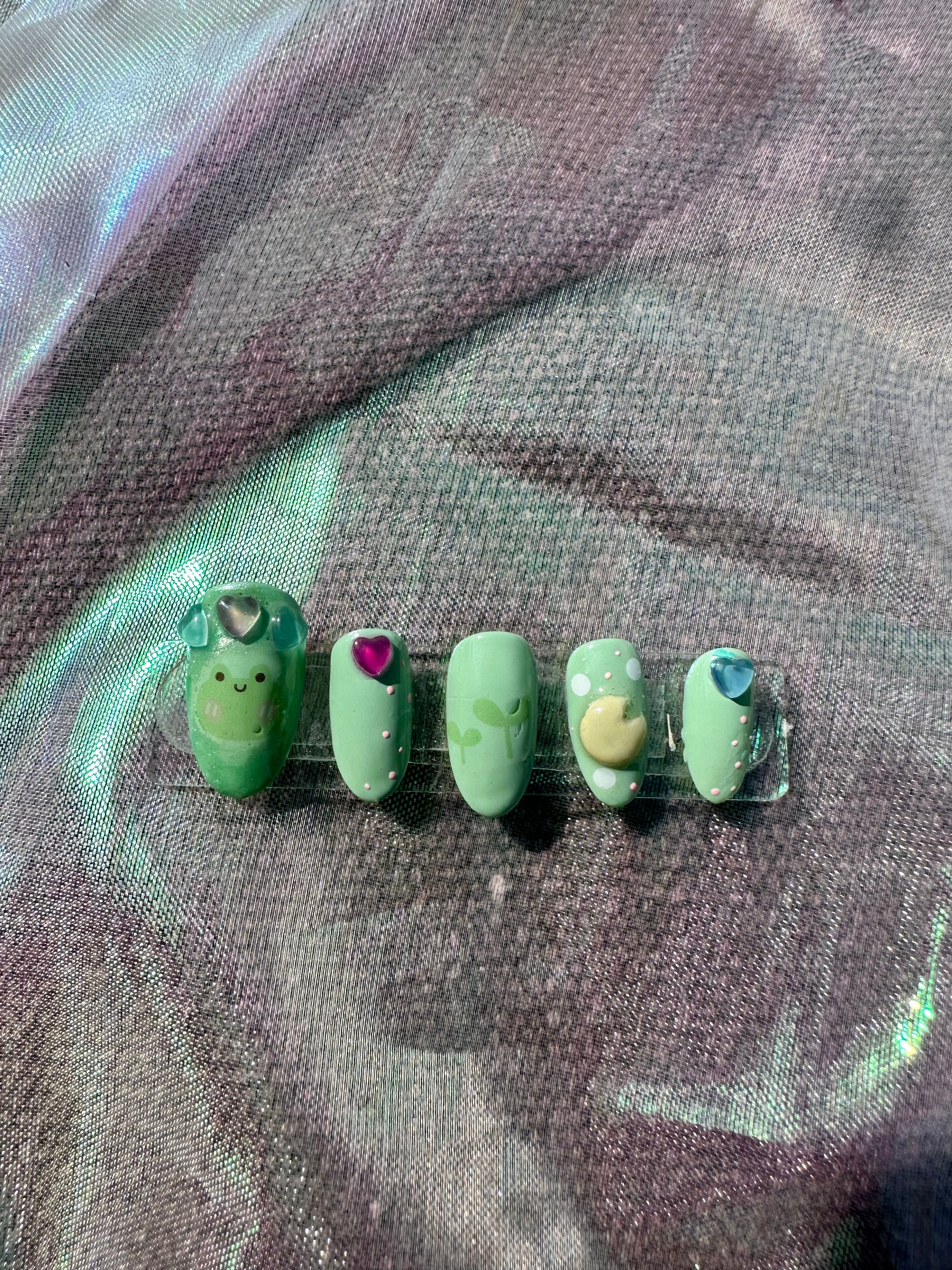 🐸 UV Activated Froggy Press On Nail Set 🐸