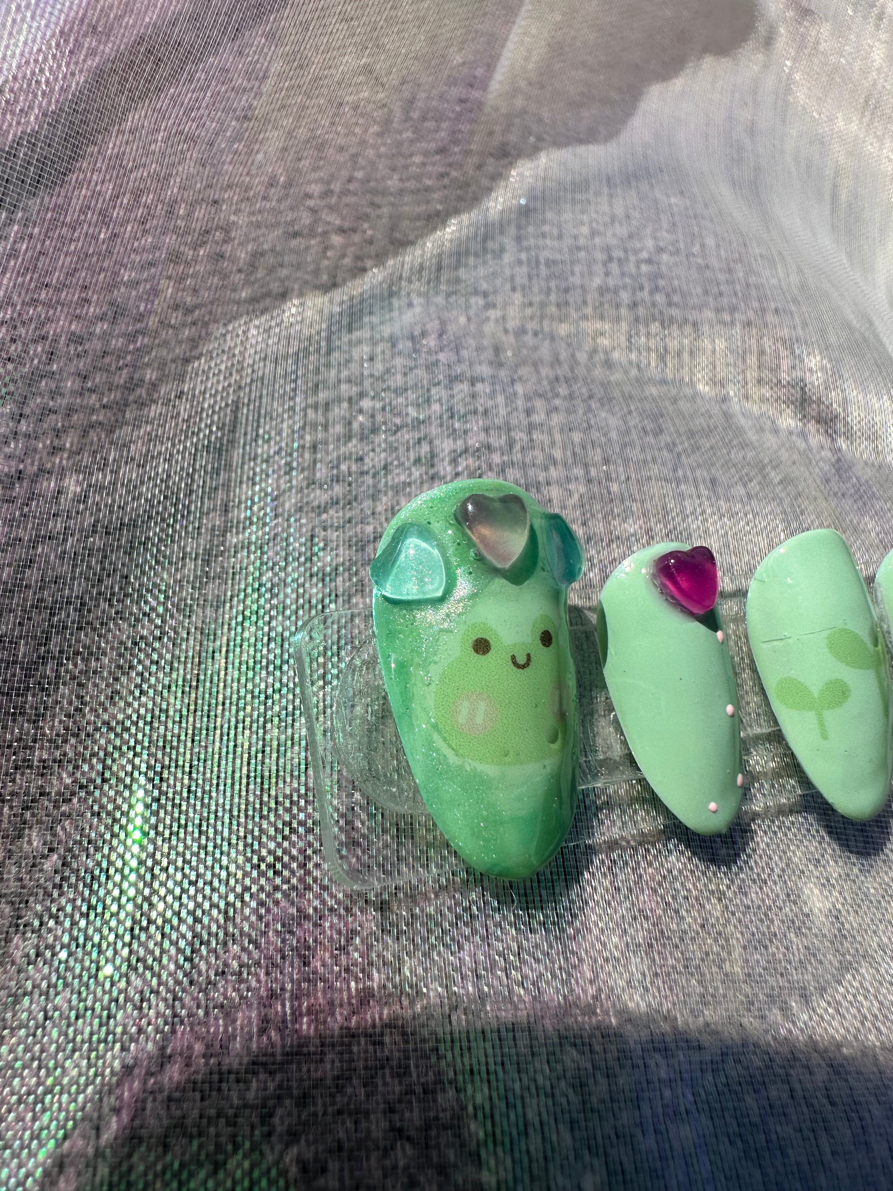 🐸 UV Activated Froggy Press On Nail Set 🐸