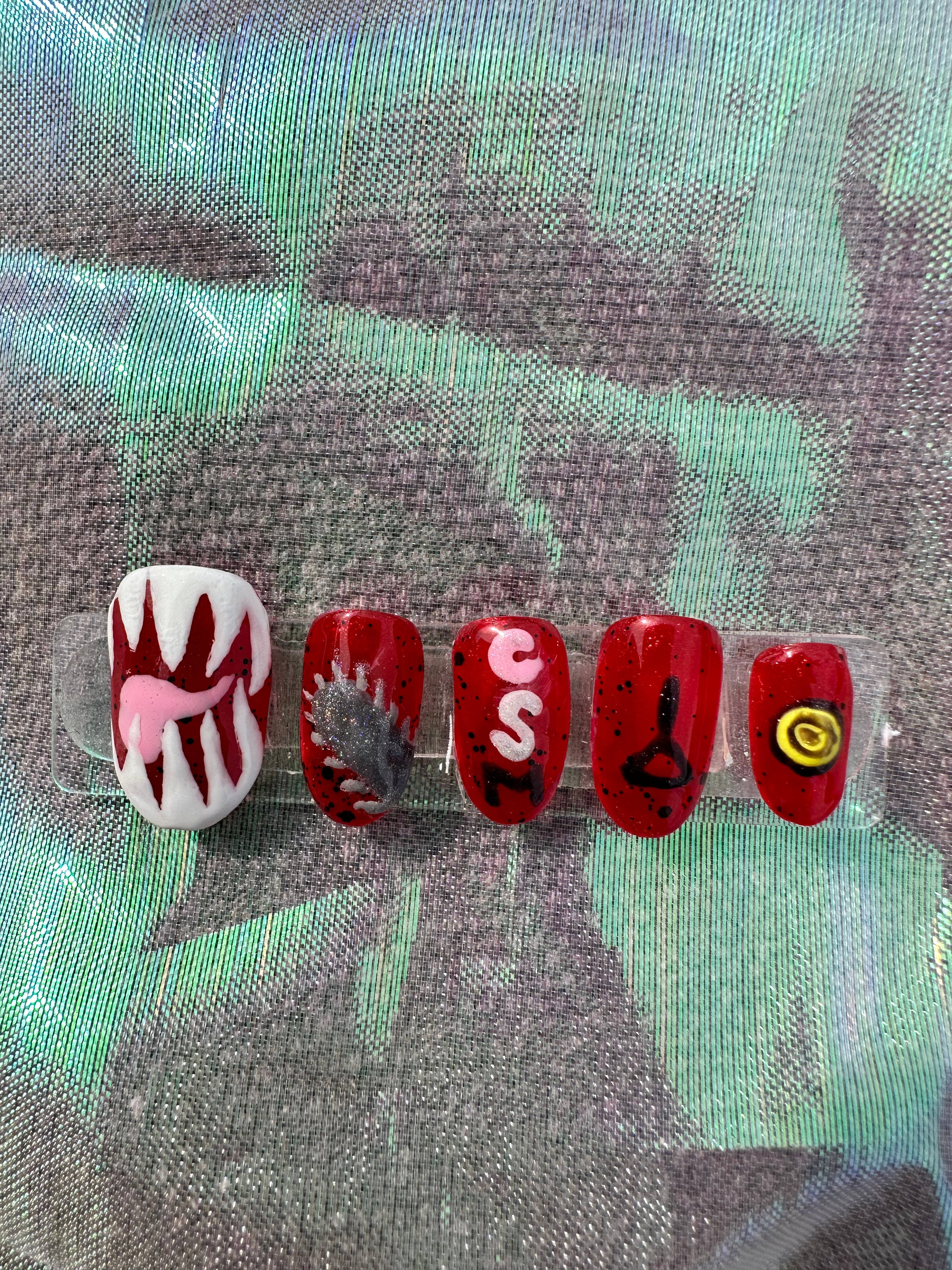 💀 CHAINSAW MANIA GIRLS PRESS ON NAIL SET🩸